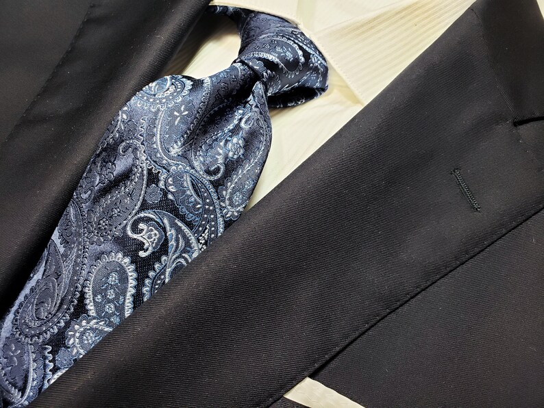 3 inch wide Silk Tie with Paisley in Navy Blue and Silver