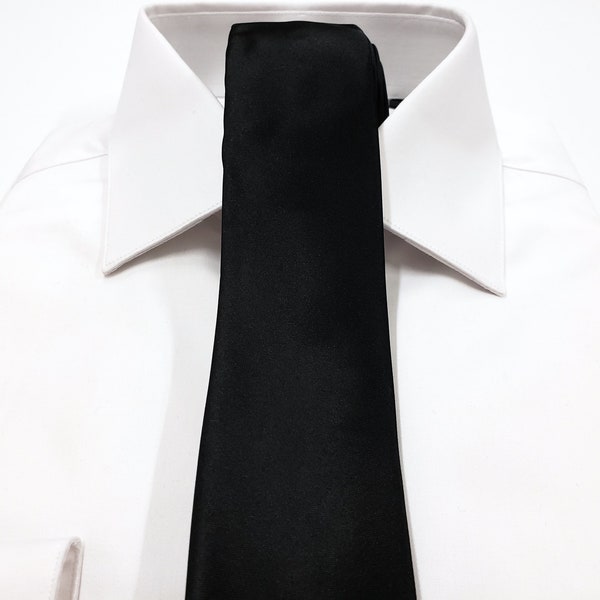 Cravate noire en satin unie disponible en 3, 2,75 et 2 pouces de largeur