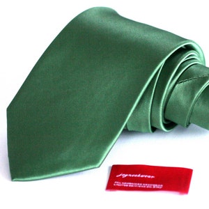 Silk Tie 3 inch Clover Green image 1