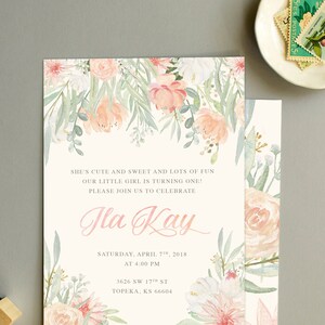 Floral eerste verjaardag nodigt, aquarel bloem eerste verjaardag nodigt, Girl verjaardag uitnodigingen afgedrukt Front & Back enveloppen opgenomen