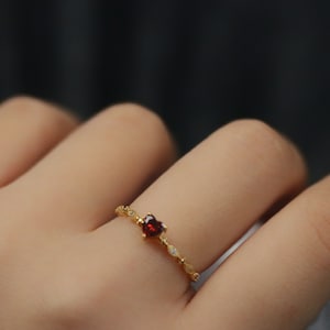 Gold Ruby Heart Gemstone Ring, Sterling Silver Garnet Minimalist Ring, January Birthstone Ring, Birthday Gifts for Her, Anniversary Gift