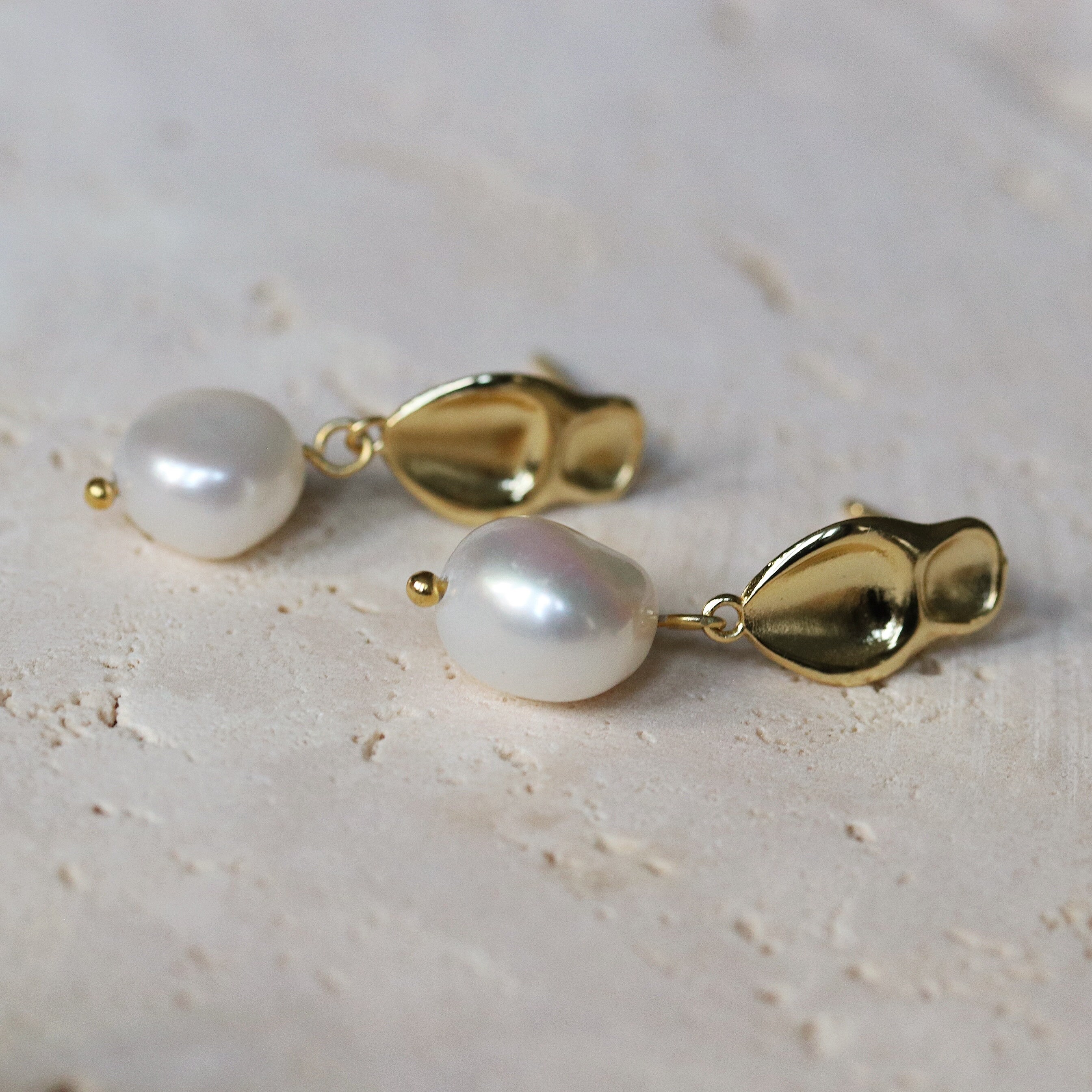 Baroque Triomphe Earrings in Brass with Gold Finish and Cultured Pearls