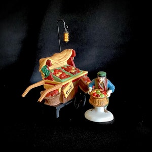 Dept 56 Heritage Village Chelsea Market Fruit Monger & Cart