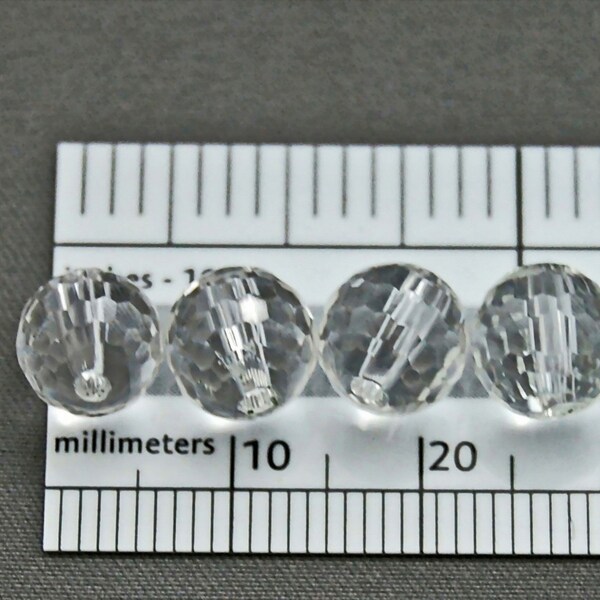 D113 - Loose faceted crystal quartz beads