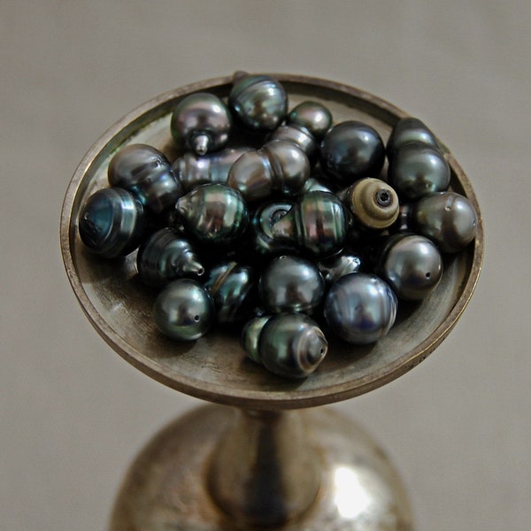 D325 - Loose Tahitian Peacock Pearls