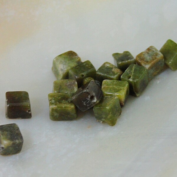 D217 - Vintage Green Garnet Gemstone Beads