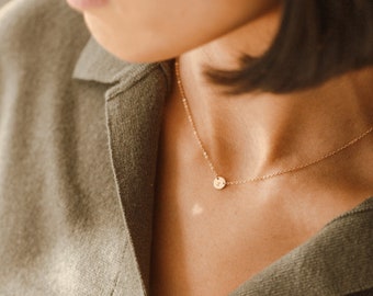 Collier initial super délicat, petit disque personnalisé, chaîne simple de tous les jours | Remplissage d'or 14 carats, argent sterling, or rose | LN206_L