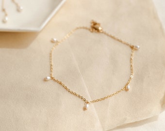 Dainty Pearl Droplet Anklet, Charmes de perles pendantes, Bijoux de mariée, Bijoux de demoiselle d’honneur | Remplissage d'or 14 carats, argent sterling | GKL_0640