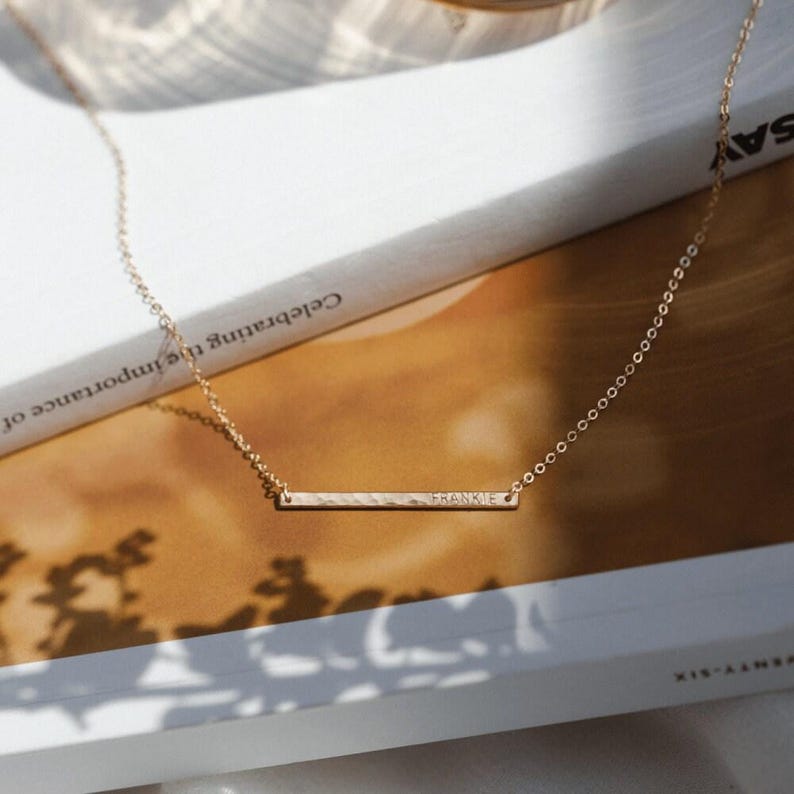 Personalisierte Bar Halskette, Benutzerdefinierte Namen Halskette, Minimal Initialen Halskette | 14k Gold Fill, Sterling Silber | LN120_30 Bild 7
