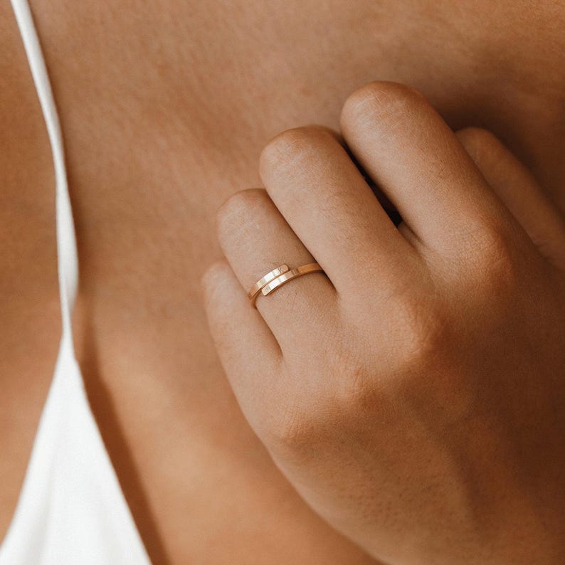 Elegant personlig omslagsring, personlig initialring, namnring, romersk siffrorring | 14k guldfyllning, sterlingsilver | LR452 bild 4