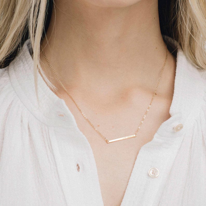 Personalisierte Bar Halskette, Benutzerdefinierte Namen Halskette, Minimal Initialen Halskette | 14k Gold Fill, Sterling Silber | LN120_30 Bild 4
