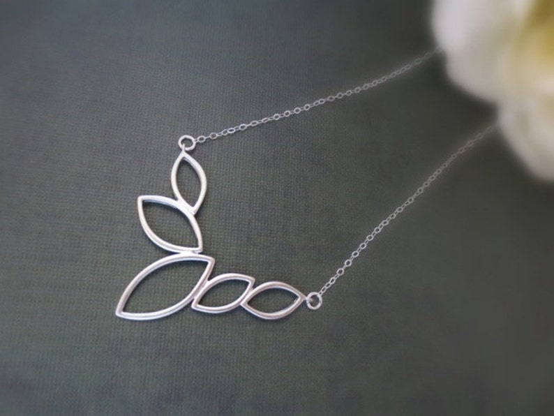 5 Leaves Necklace in STERLING SILVER CHAIN--Everyday Necklace-Perfect Gift for mom for friends Birthday Present for her