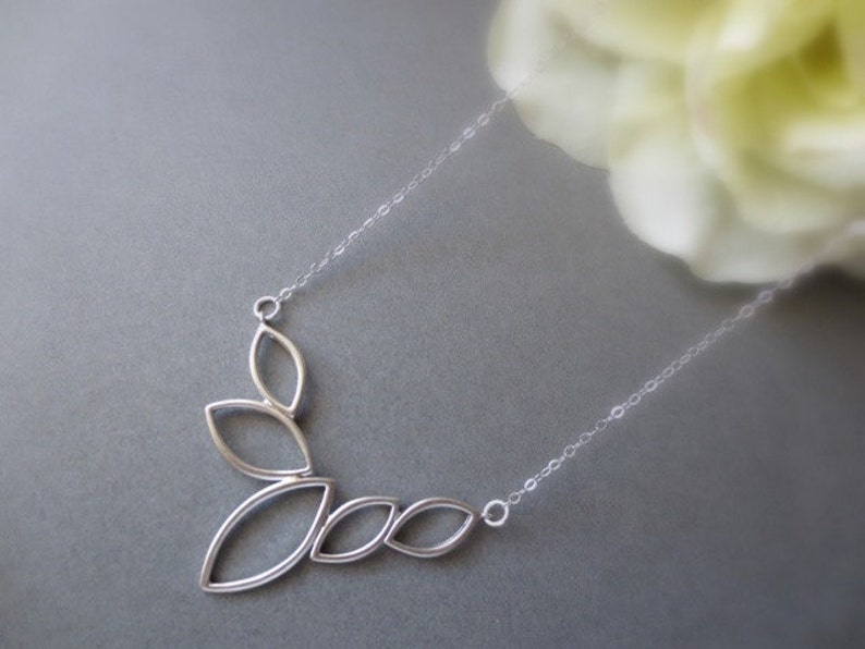 5 Leaves Necklace in STERLING SILVER CHAIN--Everyday Necklace-Perfect Gift for mom for friends Birthday Present for her