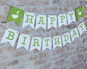 Un ganso gracioso - Pancarta de cumpleaños. Pancarta personalizada con nombre para el primer cumpleaños. Pancarta de feliz cumpleaños con ganso.