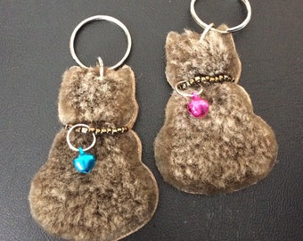 Recycled Sheepskin Leather Fur Cat / Petit Chat en Peau de Mouton Recyclée