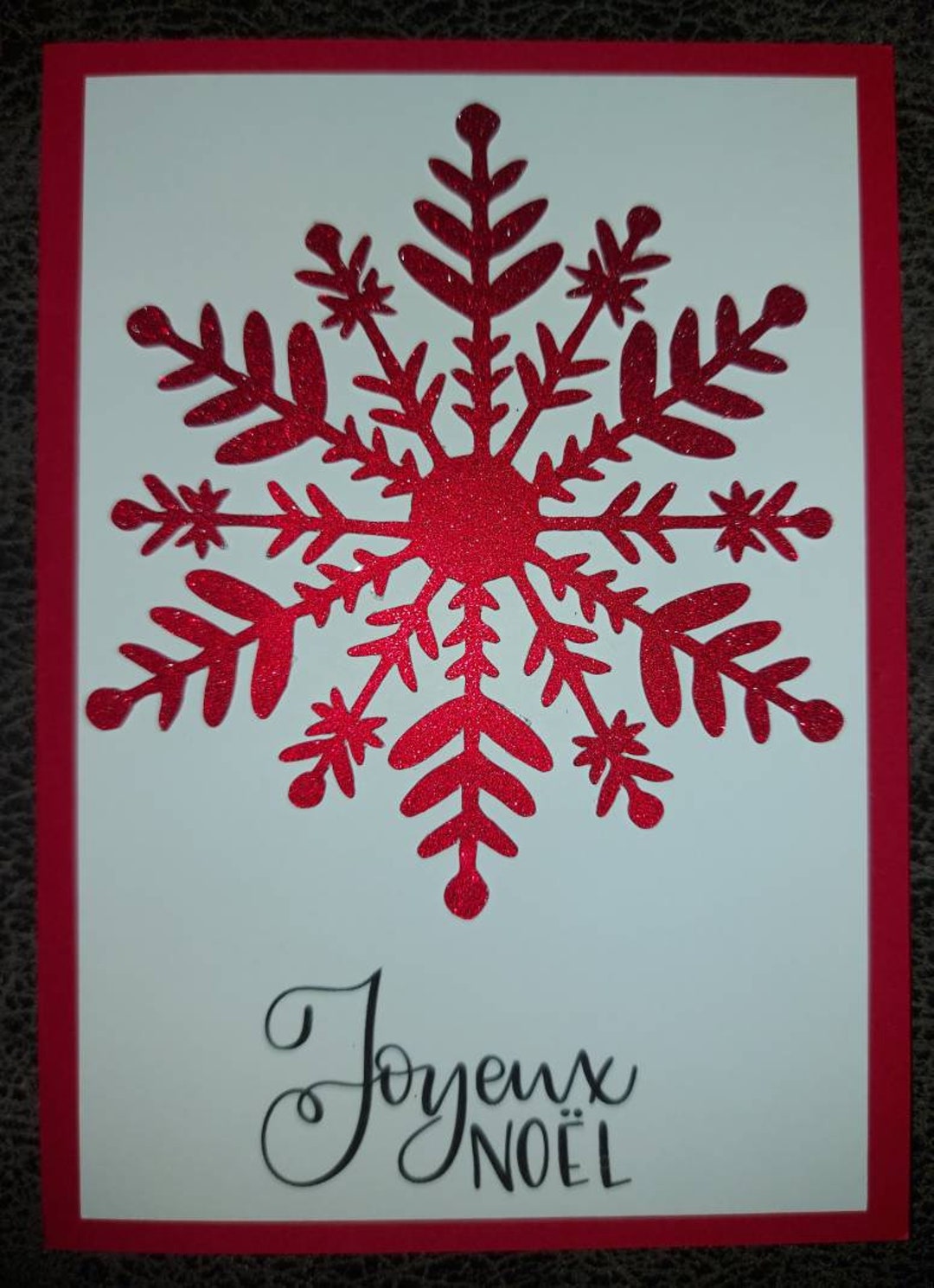 L'Art de la Carte de Noël : "Joyeux Noël" en Mille et Une Variations