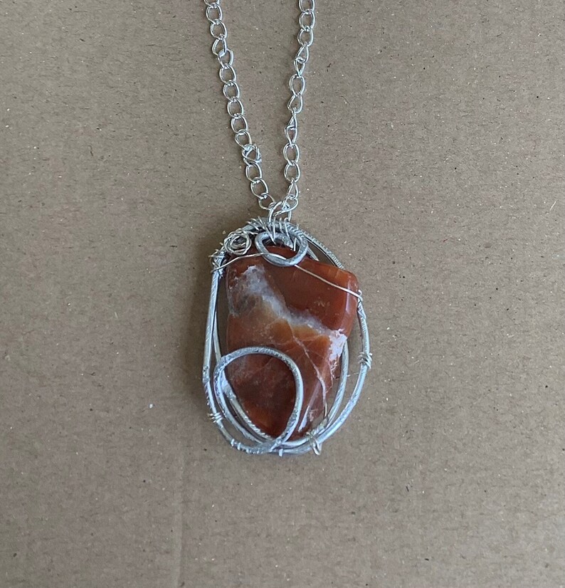 Scottish Agate Pendant: Hammered Aluminium Wire Wrapped Necklace bild 1