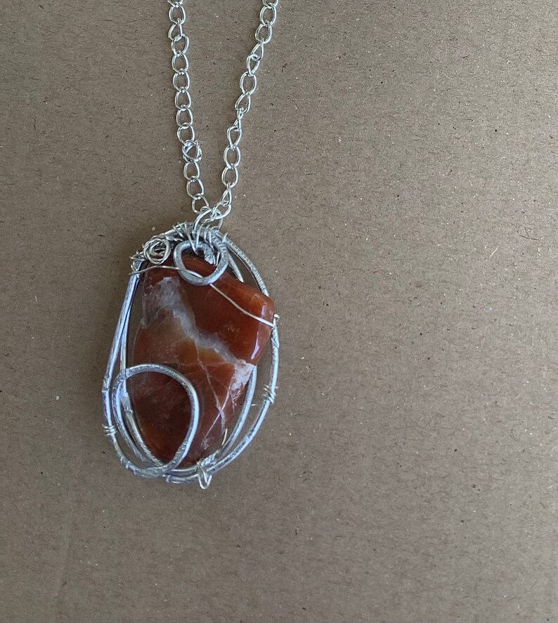 Scottish Agate Pendant: Hammered Aluminium Wire Wrapped Necklace bild 2