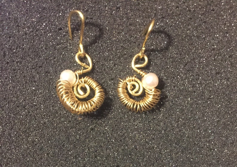 Nautilus Earrings, Nautilus and Pearl Earrings, Wire Sea Shell Earrings image 2