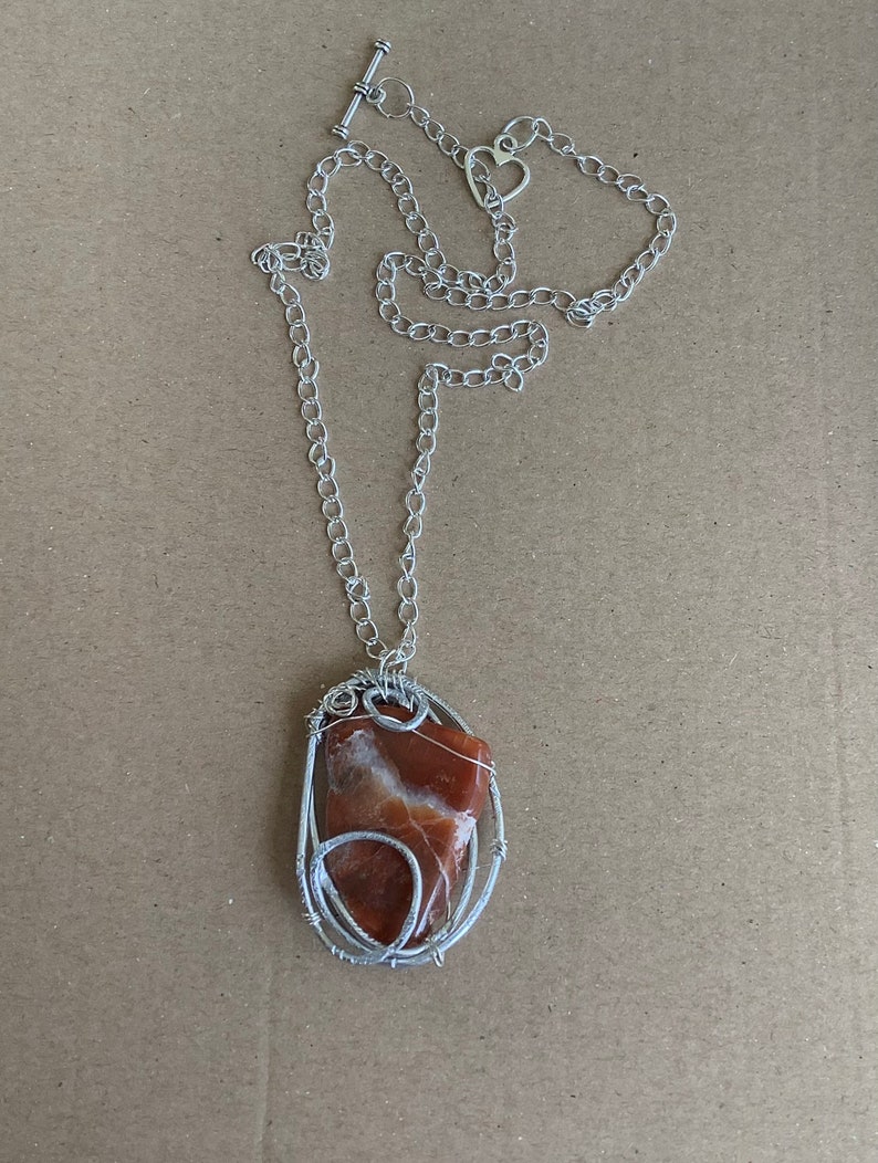 Scottish Agate Pendant: Hammered Aluminium Wire Wrapped Necklace bild 4