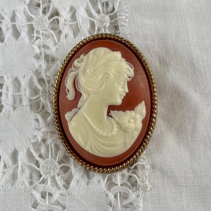 Shell Chandelie Rwith Rope Vintage Cameo Scarf Brooch - Etsy