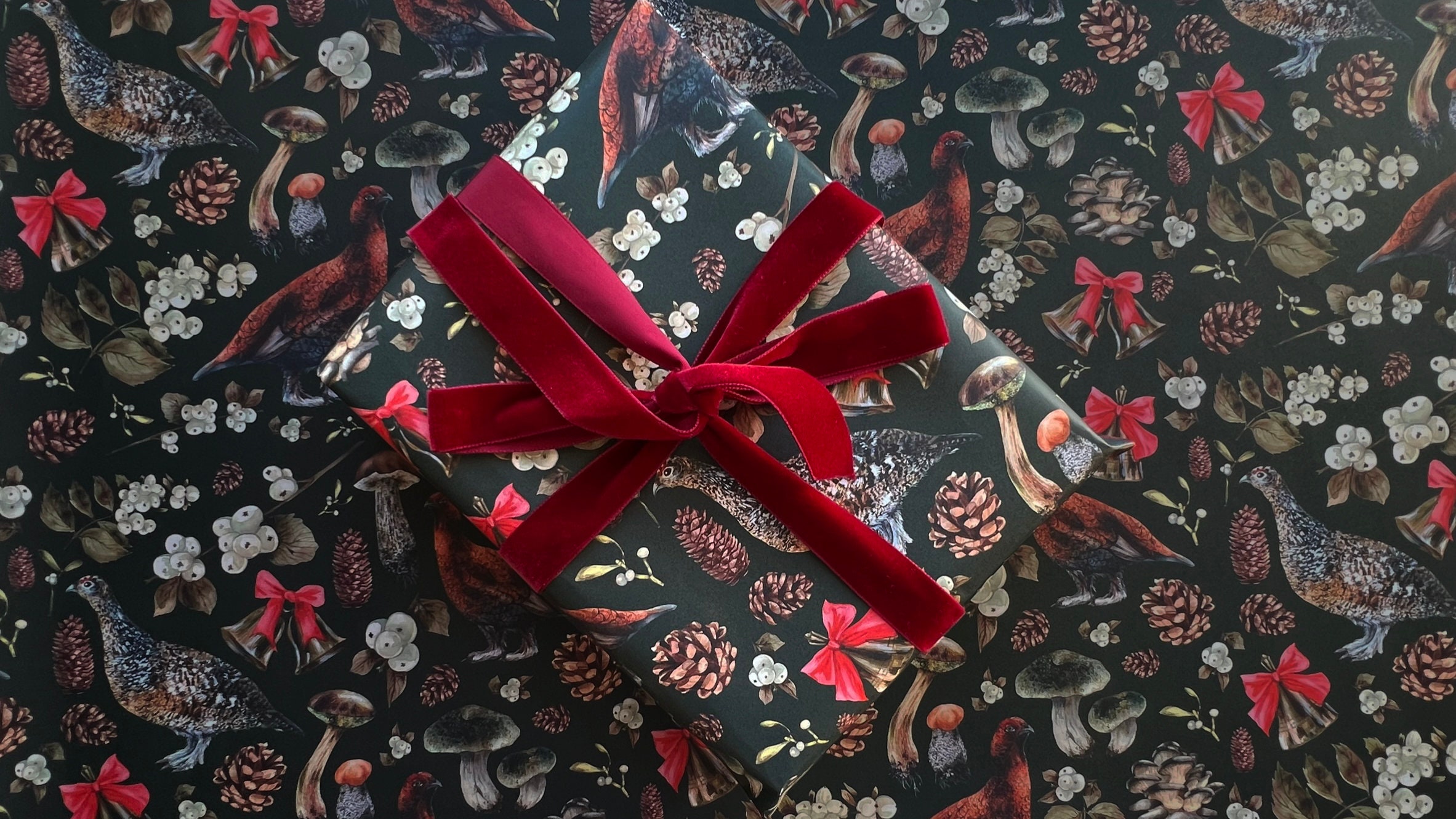 Christmas Wrapping Paper Red Grouse, Pinecones and Mushrooms Luxury Gift  Wrap Game Bird With Christmas Foilage 