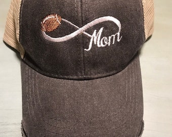 Gorra de béisbol personalizada teñida con pigmento monograma bordado de mamá de fútbol