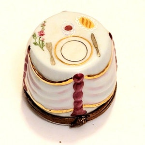 Romantic Table Limoges Box Porcelain Figurine