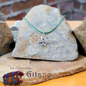 Green leaf necklace and Celtic clover pendant image 1