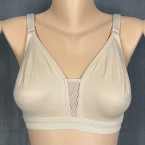 Vintage Lilyette Bra Size 34D Unlined Wireless Beige Style 847 Adjustable Strap