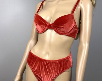 Vintage Park Avenue Lingerie 34A Bra Padded Large Panty Set Red Stretch Velvet