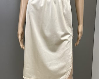 Vintage Vanity Fair halve slip klein lang ivoor nylon Antron III-rand 2 spleten