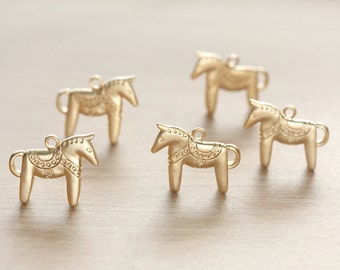 1 pcs of Matte Gold Plated Scandinavian Horse Brass Pendants - 14 mm