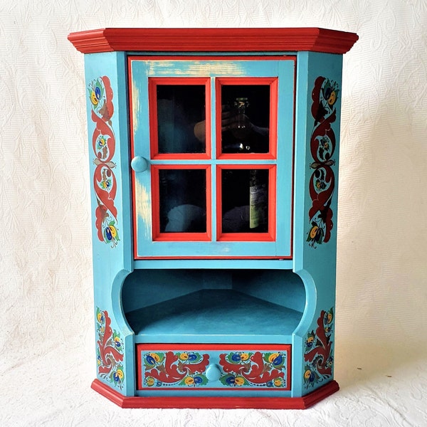 Norwegian Wooden Corner Cabinet with glass Handcrafted Folk Art Decor ROSEMALING Scandinavian Vintage Nordic Craft Free Shipping from Norway