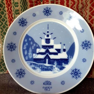 Norwegian vintage  PORSGRUND porcelain STAVE CHURCHdecor wall plate