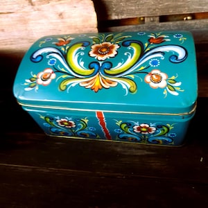Norwegian Vintage  Biscuit Box Folk Decor Rosemaling Scandinavian Nordic ServingCorttagecore Gift Shipping from Norway
