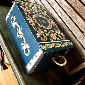 Norwegian Vintage storage chest folk decor Rosemaling Shipping from Norway