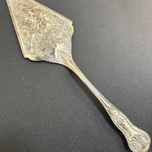 Vintage Ornate Silver Plate Cake Server Pie-Shape Triangular Blade