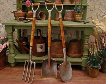 Antique Style Handled Garden Tools 1:12 Scale Miniature Dollhouse Potting Bench Accessory