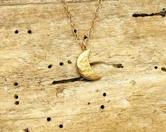 14k Solid Gold Moon Necklace, Hammered Crescent Pendant, Dainty.