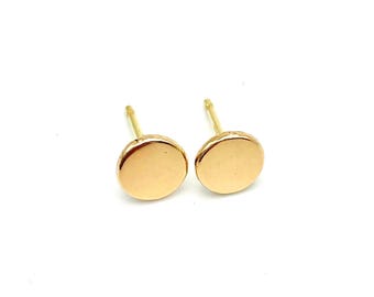 18k Solid Gold Stud Earrings, Recycled Gold, Round Hammered Disc.