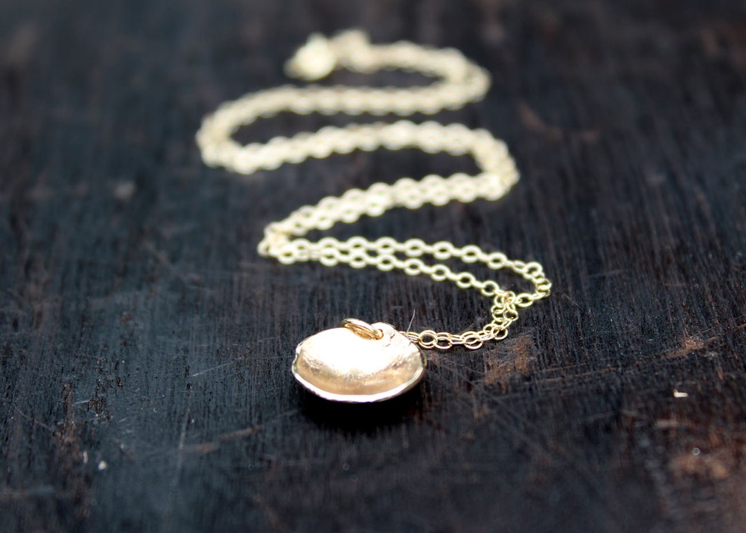 Solid Gold Disc Necklace. 14k Gold Disc Pendant Necklace. 14k Gift for