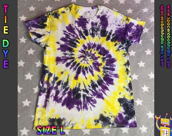 Tie Dye T-Shirt | Nonbinary Pride Spiral | Size L