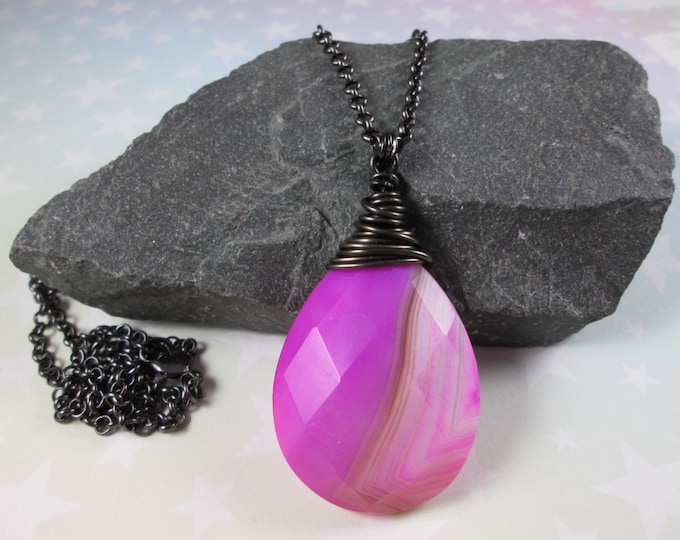 Agate Pendant Necklace - Magenta