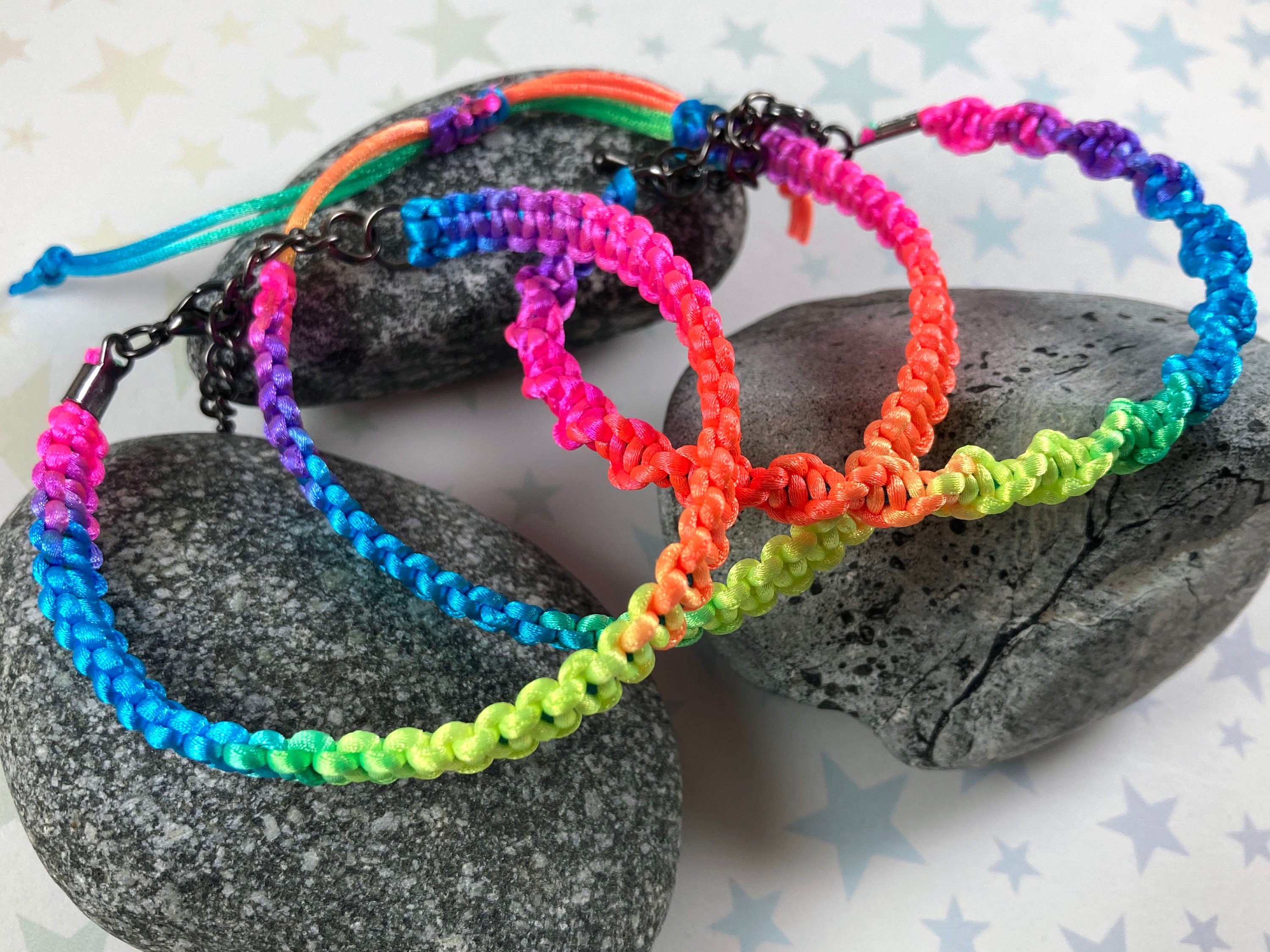 Rainbow Arrow Friendship Bracelet : 12 Steps - Instructables