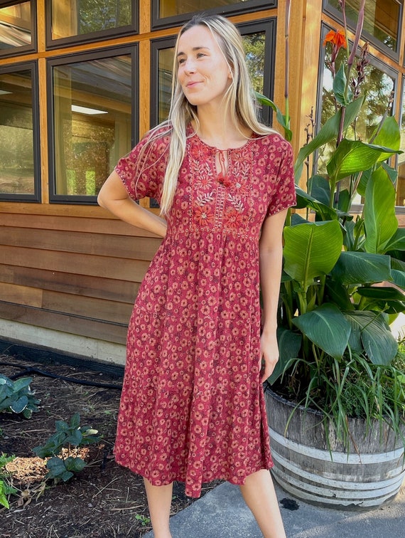 green emerald velvet dress R.Vivimos Women's Long Sleeve Cotton Boho Midi Dress Vintage Square Neck  Floral Embroidered Tiered Ruffle Flowy Pockets Dress (Small, Beige) at  Amazon Women's Clothing store