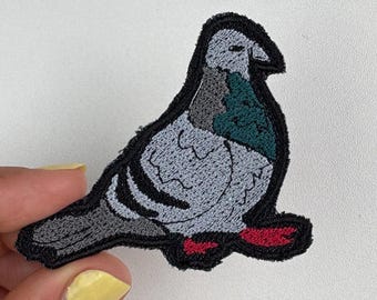 Pigeon embroidered patch. Iron-on pigeon patch
