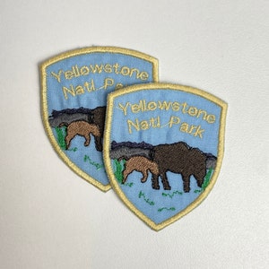 Yellowstone National Park iron-on patch. Yellowstone National Park bison patch. Bison embroidered patch.