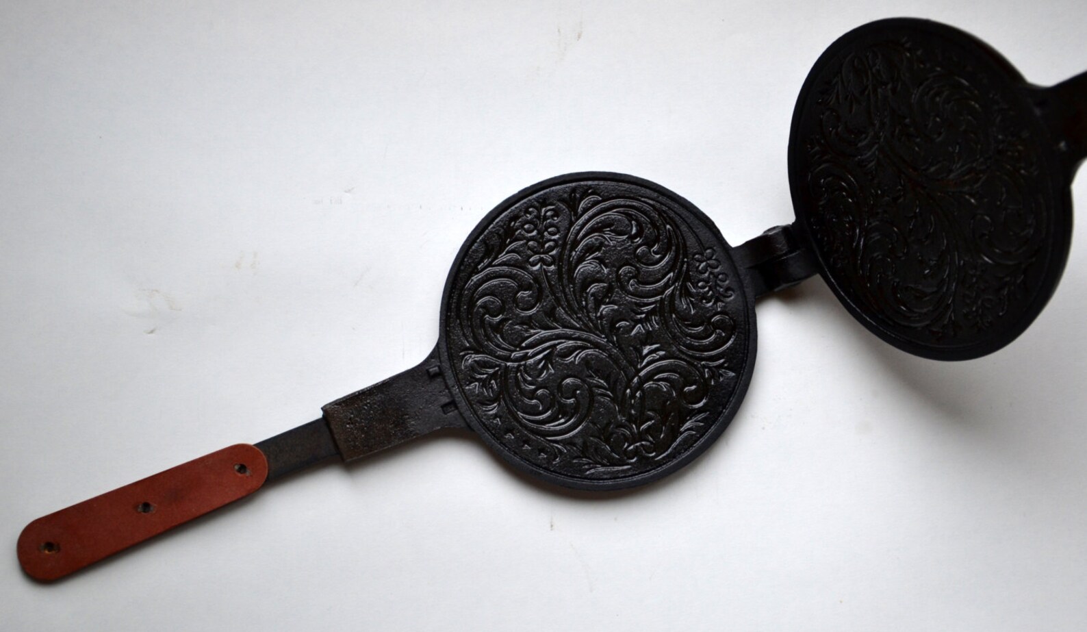 Vintage waffle maker Norwegian krumkake iron Pizzelle press Etsy