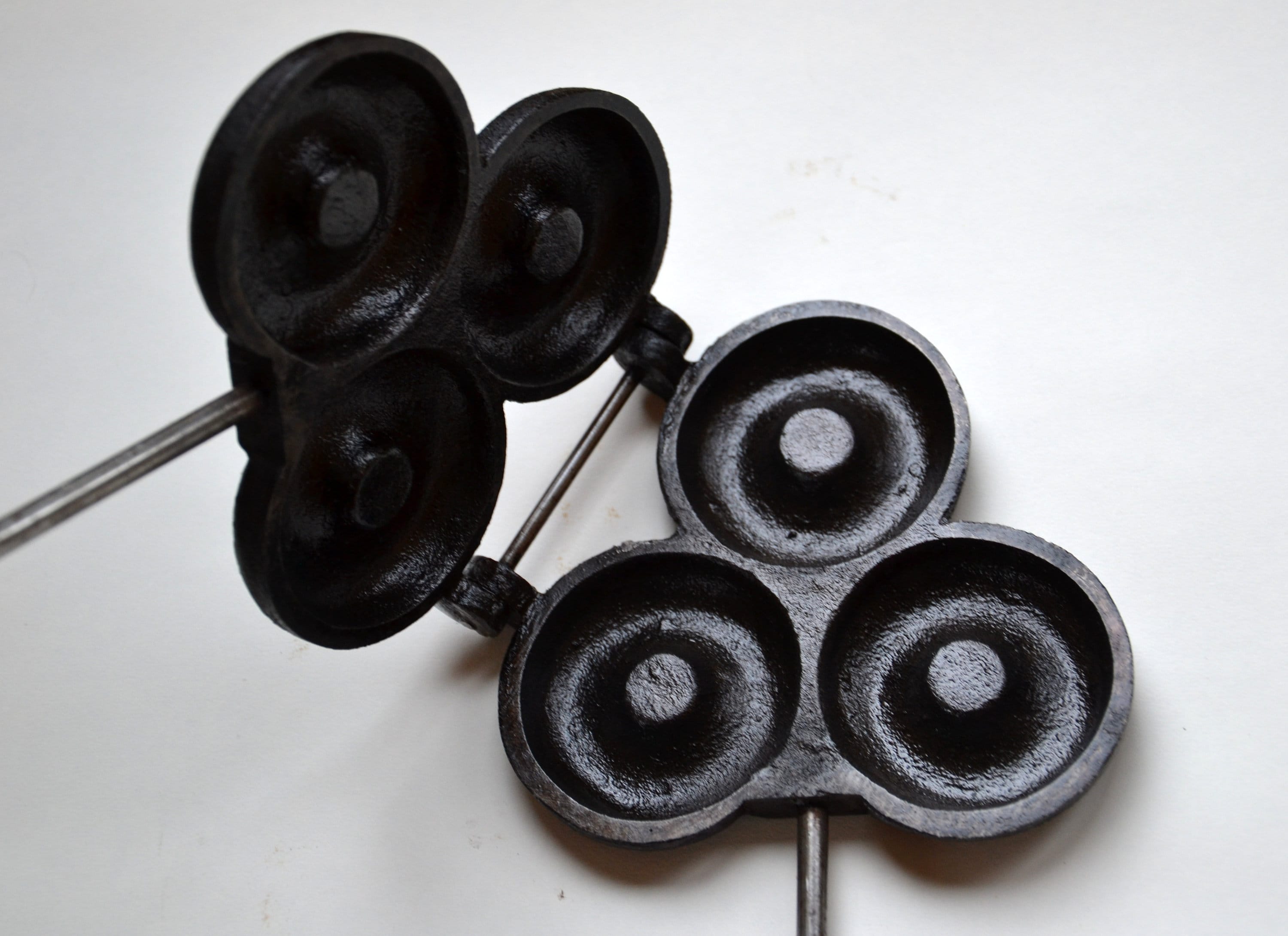 Cast iron donut pan deals